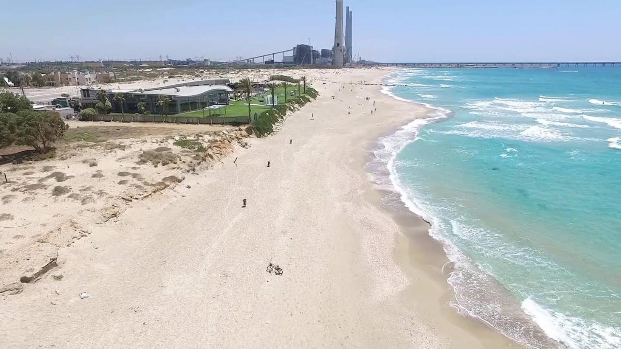 Mina'S Suites - קיסריה Bagian luar foto