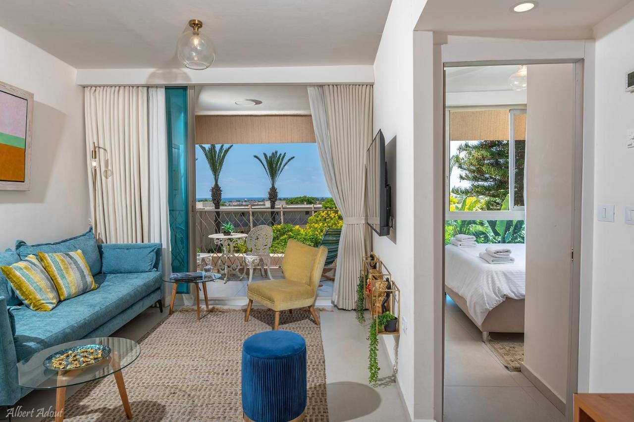 Mina'S Suites - קיסריה Bagian luar foto