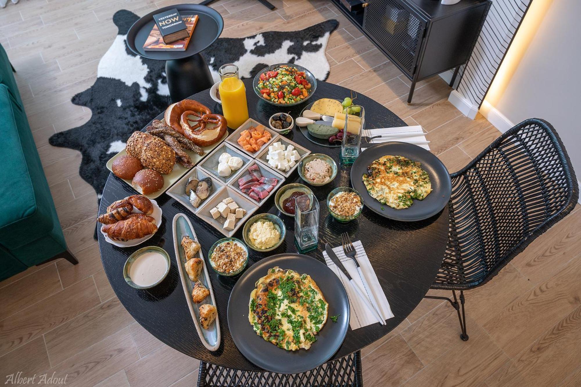 Mina'S Suites - קיסריה Bagian luar foto
