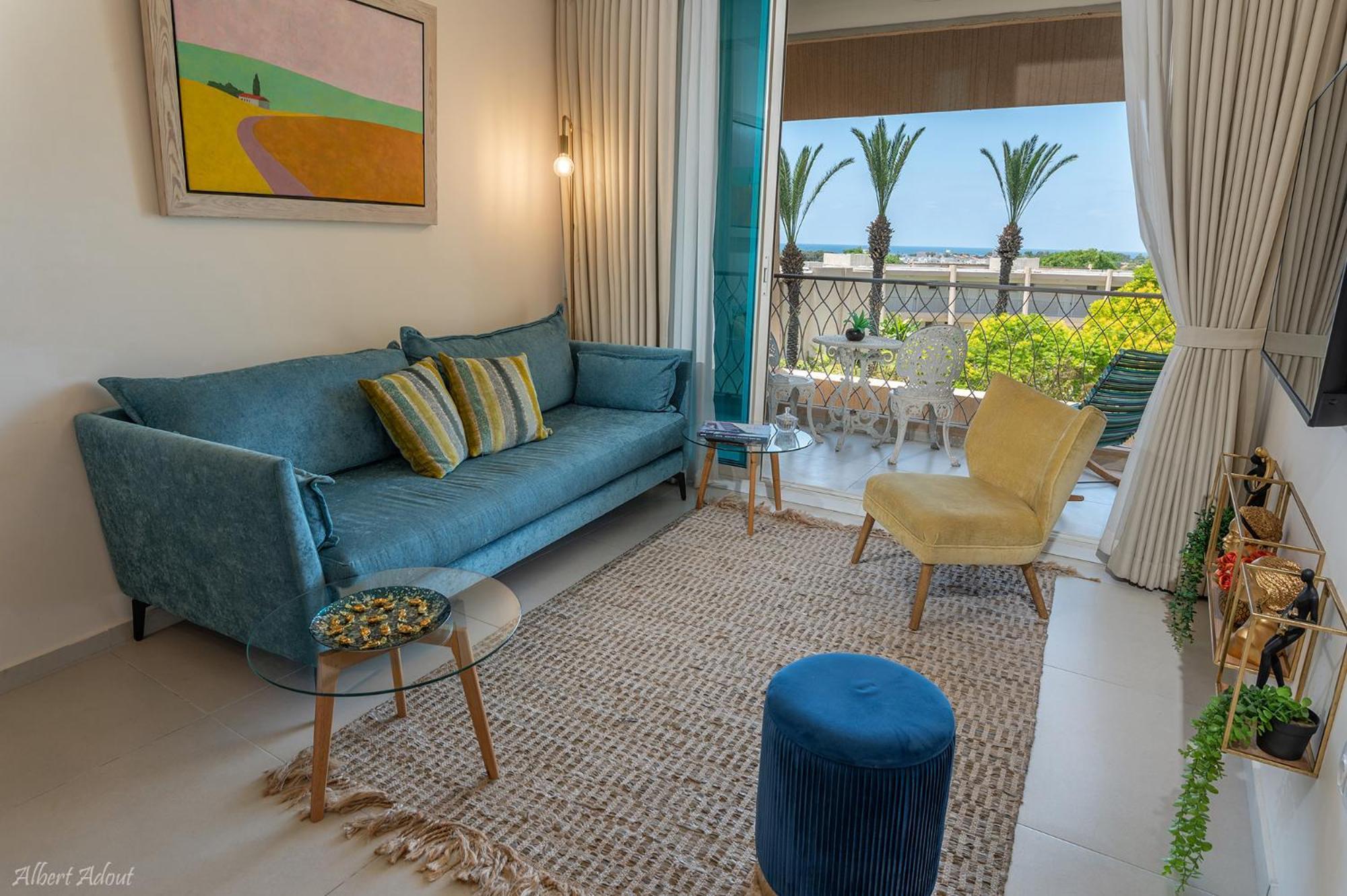 Mina'S Suites - קיסריה Bagian luar foto
