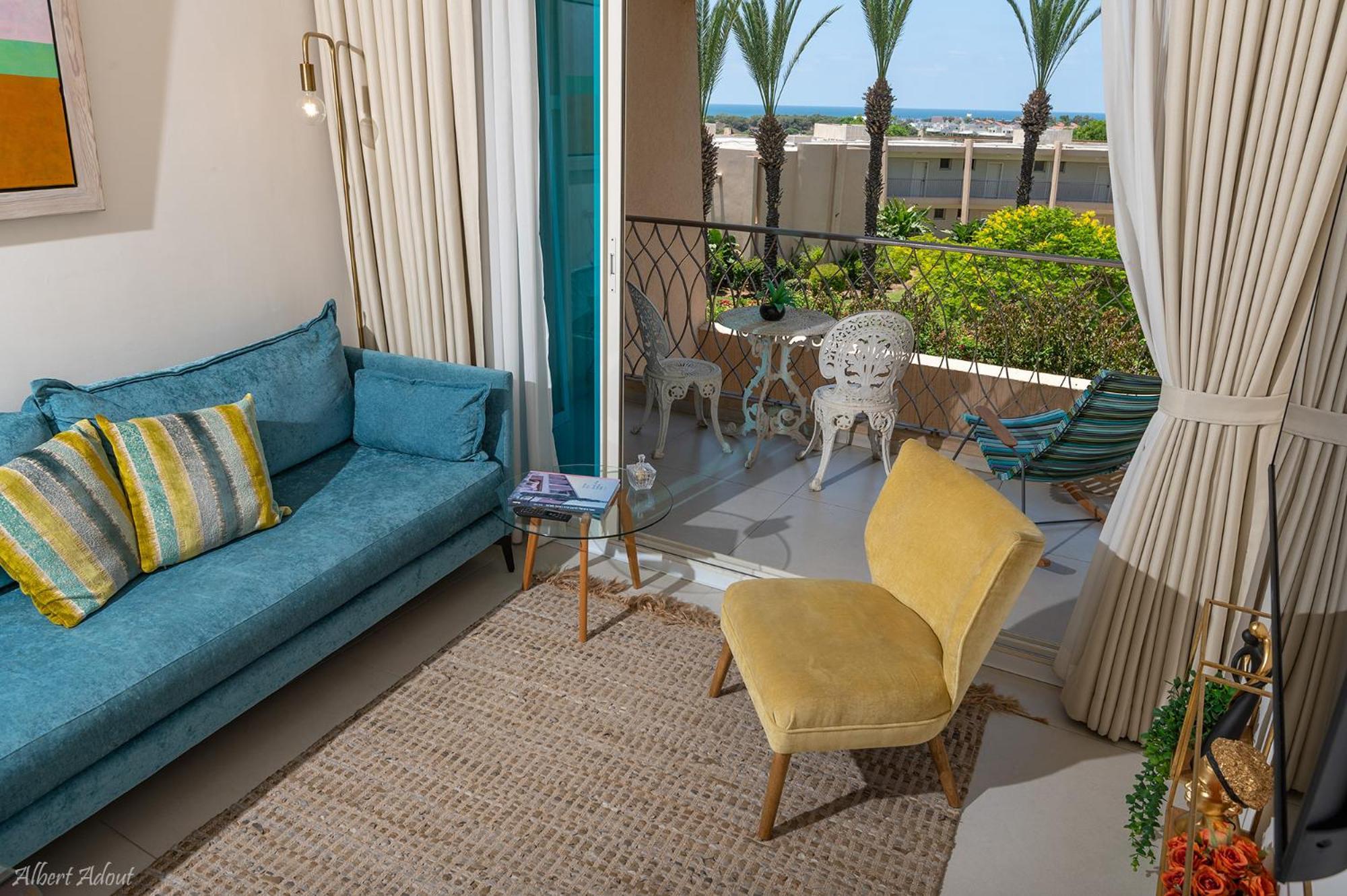 Mina'S Suites - קיסריה Bagian luar foto